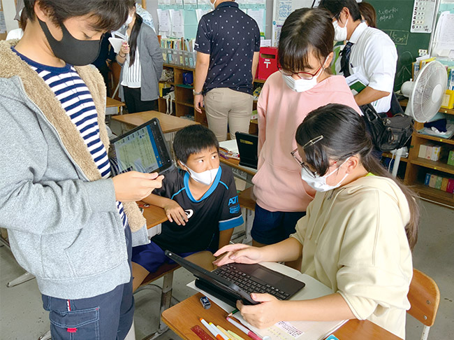 【タブレット端末活用】
考えをしぼり出そう！伝え合おう！