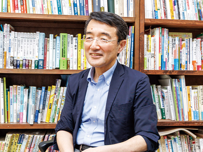 教師一人ひとりが課題に向き合い授業改善に臨む
対話と振り返りを重視し、探究する新しい校内研修を