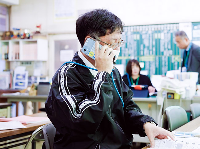 校務用スマホが加速させる、チームとしての学校
即座に共有できる安心感が確かな「同僚性」を育む