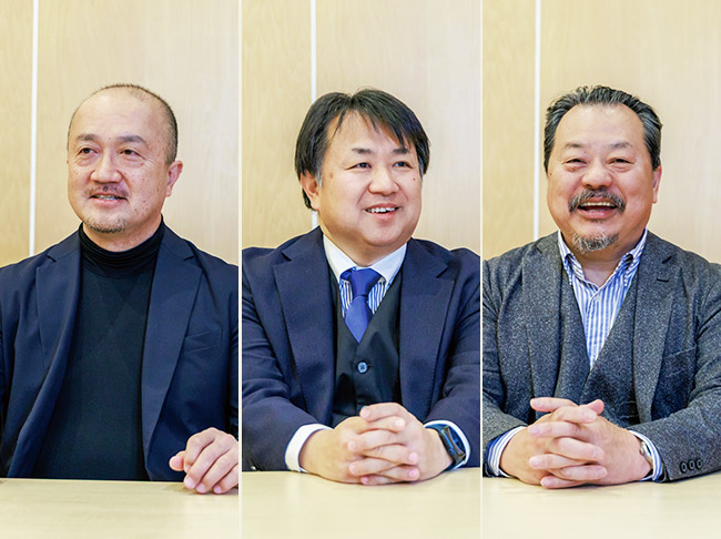 教職員“1人1台”校務用スマートフォンの時代へ
校務用スマホの整備で
安全・安心で効率的な教育基盤の構築を